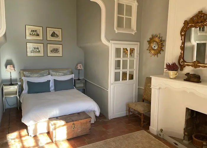 Chateau De Bed & Breakfast 4*