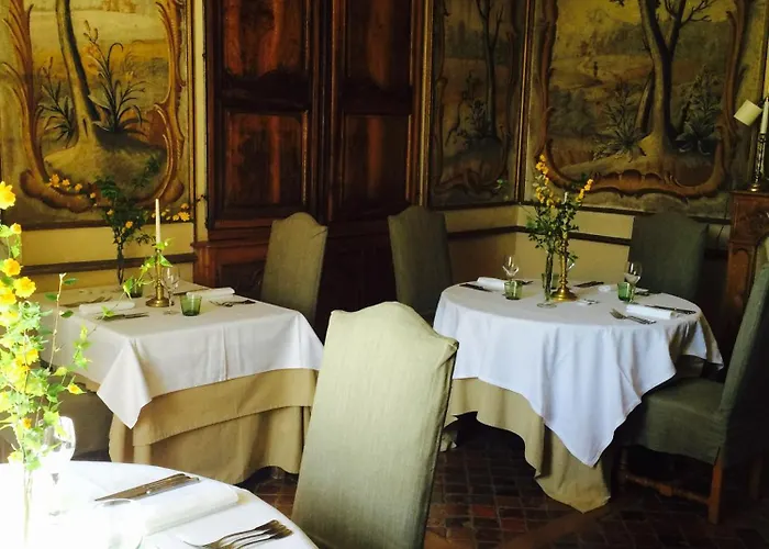 Chateau De Bed & Breakfast 4*